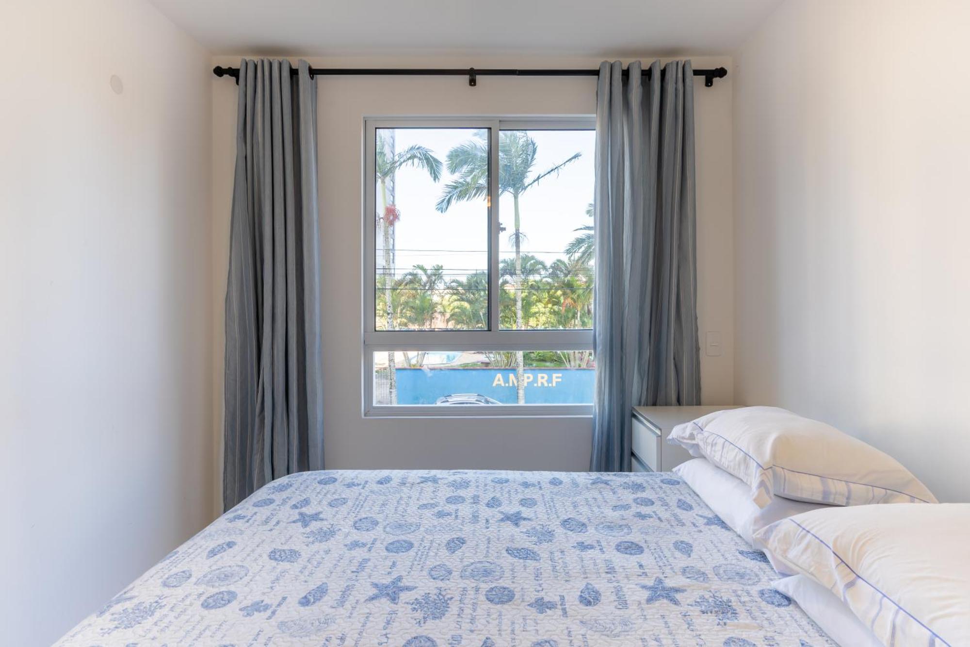 Apartamentos Completos A 15Min Beto Carreiro Com Wi-Fi Churrasqueira Em Condominio Com Piscina Portaria 24H Ideal Para Familia Piçarras Quarto foto