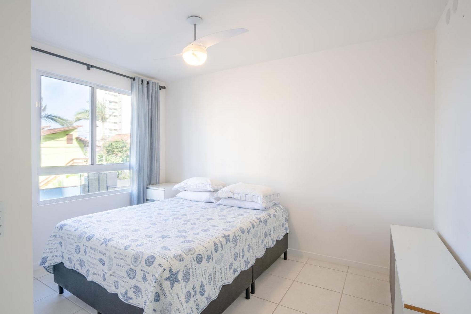 Apartamentos Completos A 15Min Beto Carreiro Com Wi-Fi Churrasqueira Em Condominio Com Piscina Portaria 24H Ideal Para Familia Piçarras Quarto foto
